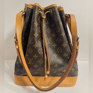 LOUIS VUITTON
Noe Shoulder Drawstrings Hand Bag